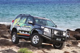 Пороги Ironman с защитой крыльев для Toyota HiLux Vigo IRONMAN